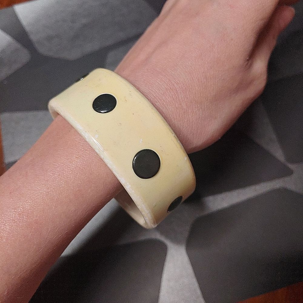 Vintage Acrylic Bangle Bracelet